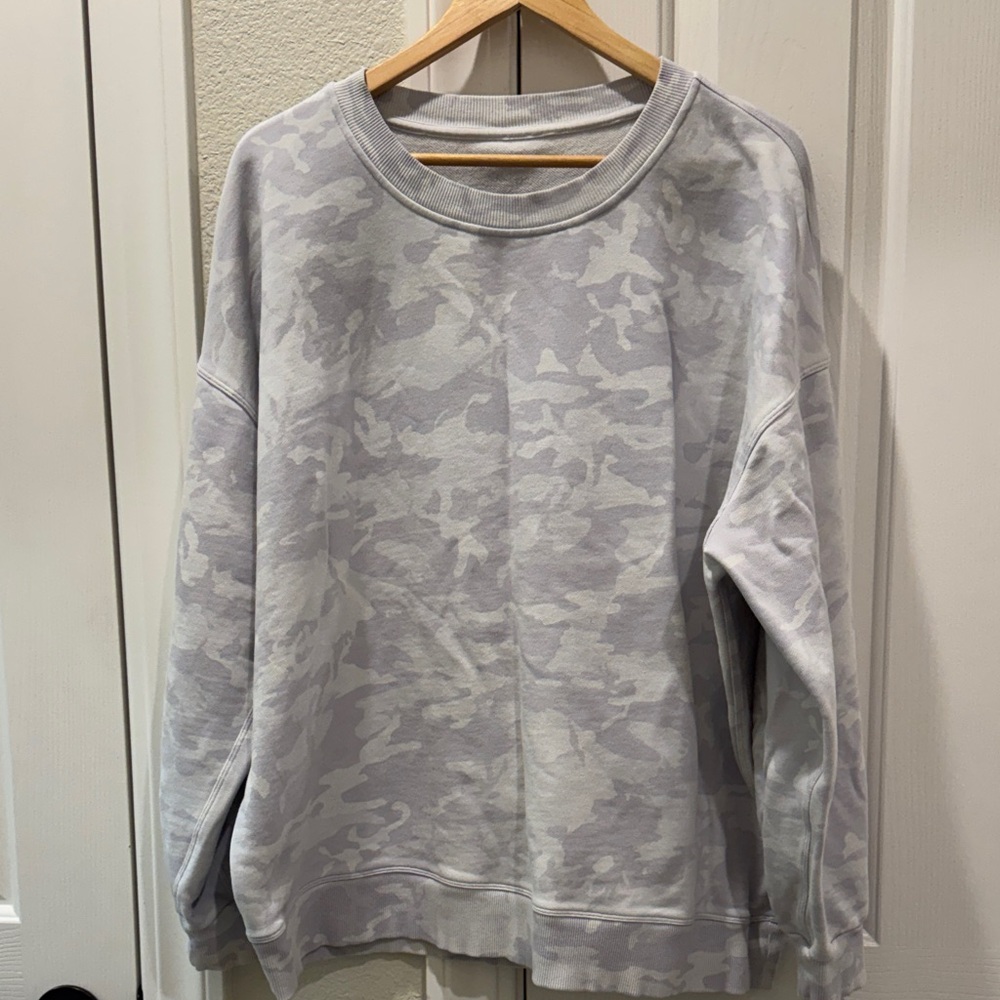 Women’s Lululemon Perfectly Oversized Crew Sweatshirt. Size 12